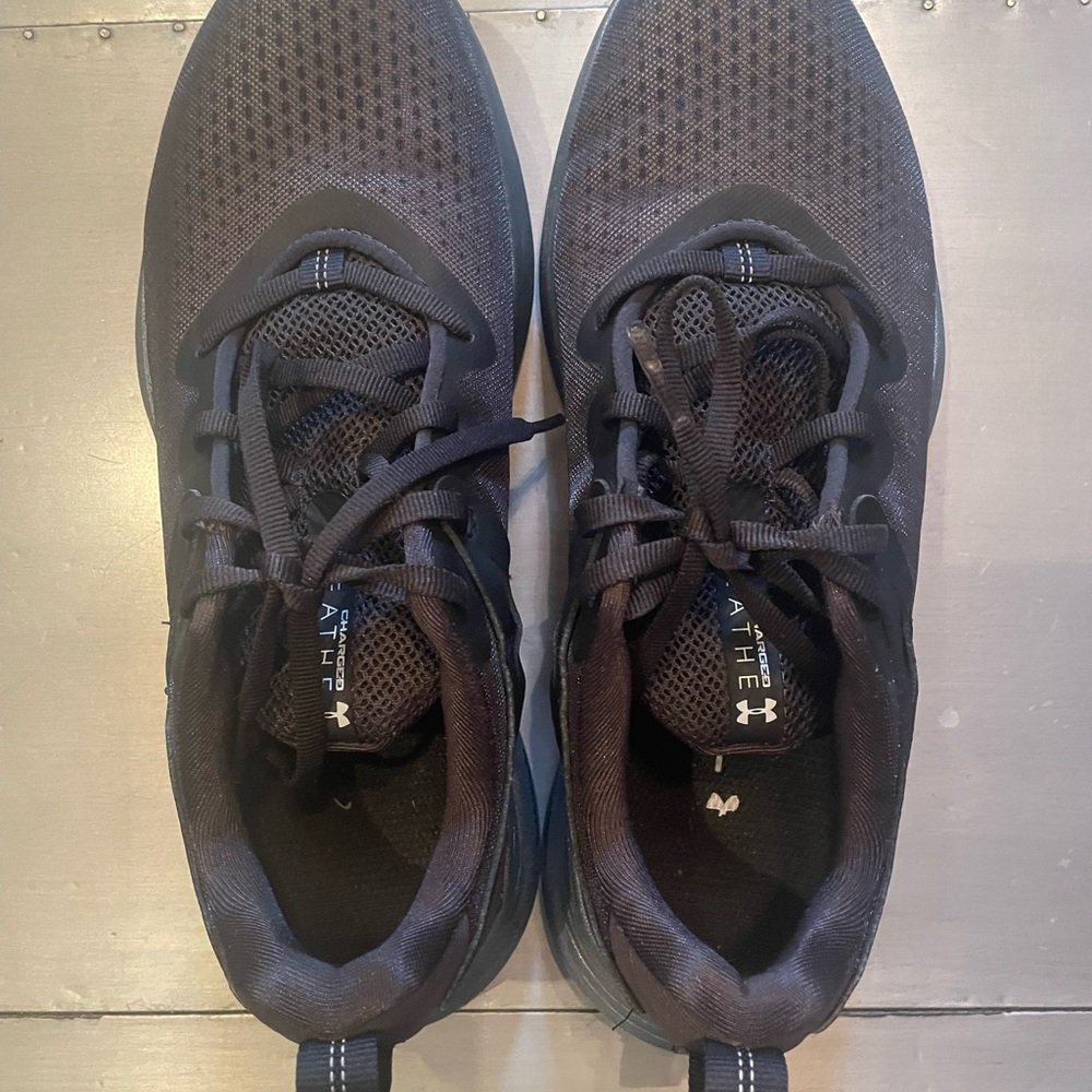 Under Armour women’s Charged Breathe cross trainers TR2 size 8M jet gray